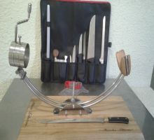 Хамонера с ножом